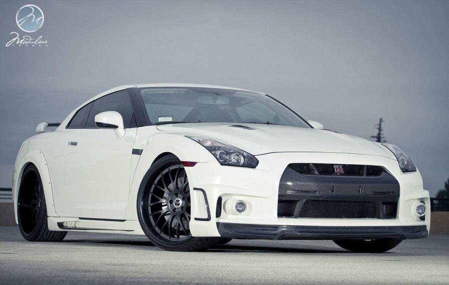  Nissan GT-R by Wald and Modulare Wheels 2014 года  (фото 12 из 17)